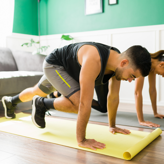 Rutina HIIT de 15 minutos en casa: sin máquinas